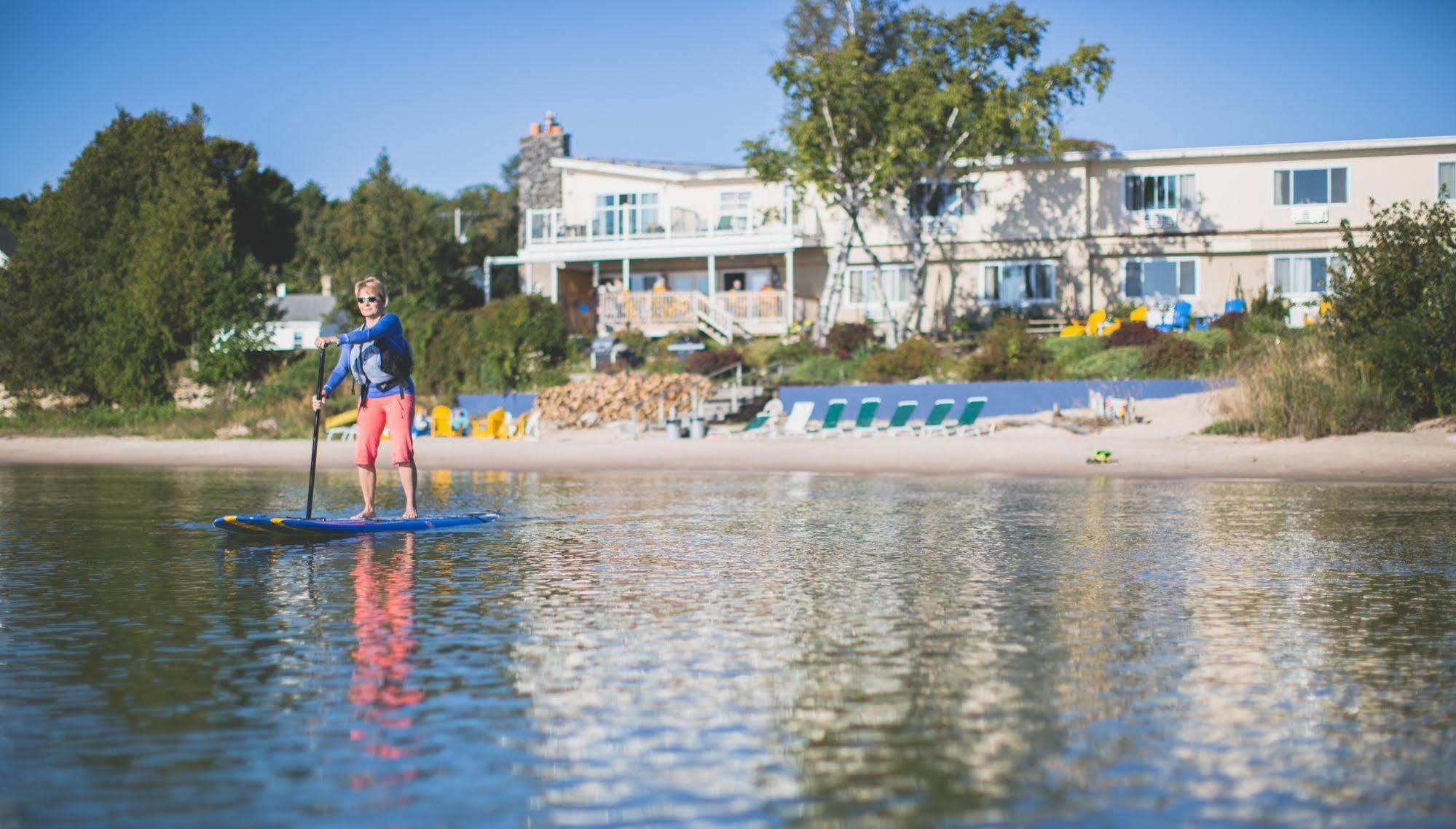 Beachfront Inn Baileys Harbor Exterior photo