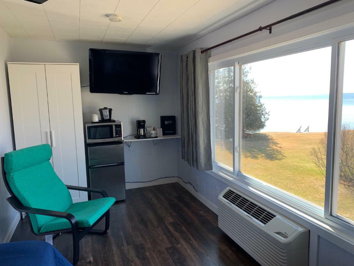Beachfront Inn Baileys Harbor Exterior photo
