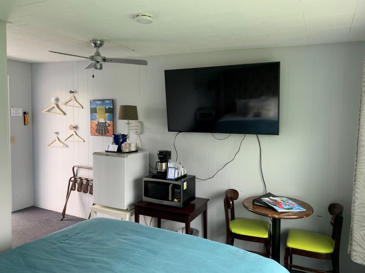 Beachfront Inn Baileys Harbor Exterior photo