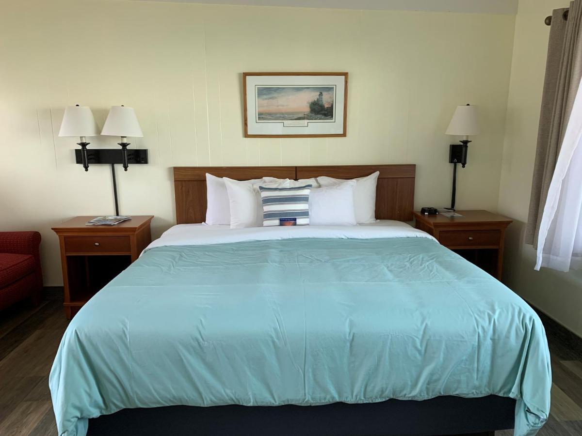 Beachfront Inn Baileys Harbor Exterior photo